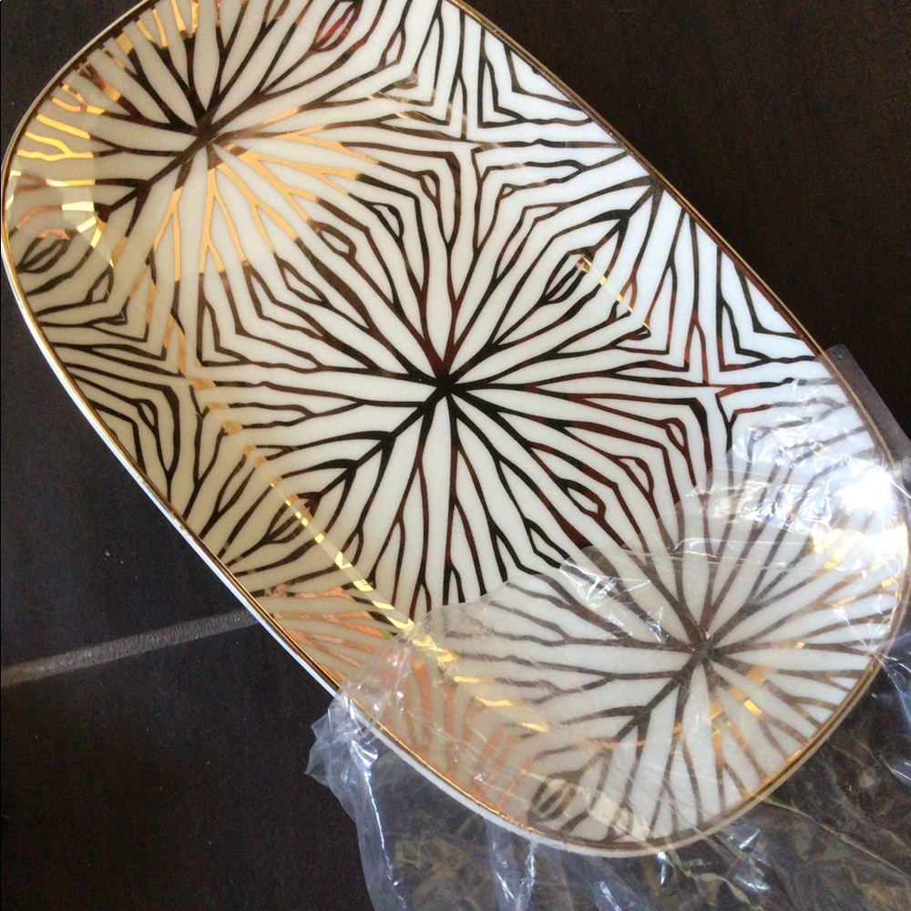 Tray, catchall.